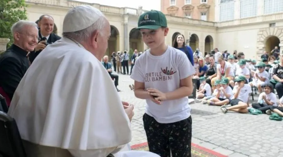 Papa Francisco en encuentro con el "Tren de los Niños", este 4 de junio. Crédito: Vatican Media.