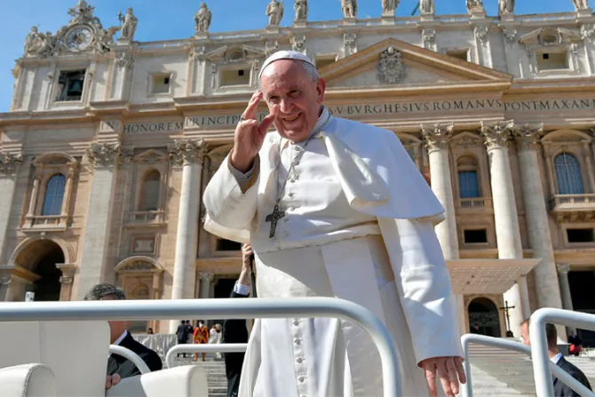 El Papa envía al Líbano 200.000 dólares para becas que ayuden a garantizar la paz