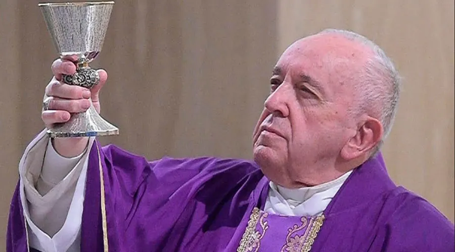 Papa Francisco sigue indispuesto y cancela audiencias por segundo día