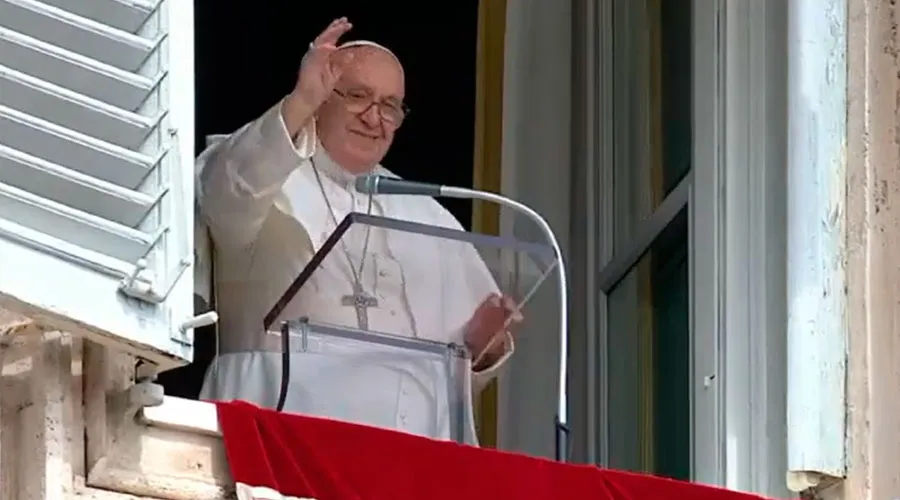 El Papa Francisco en el Ángelus de este domingo. Crédito: Youtube / Captura de video Vatican Media?w=200&h=150