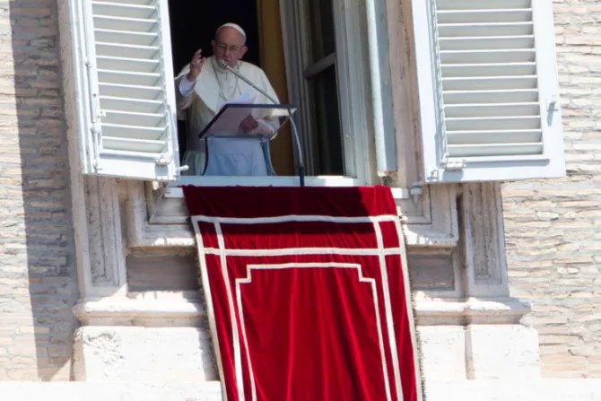 El Papa pide respetar a civiles y prisioneros en zonas de conflicto