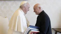 Papa Francisco en audiencia con el presidente de la Pontificia Academia para la Vida, 