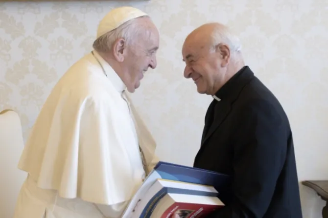 El Papa Francisco recibe en audiencia al presidente de la Pontificia Academia para la Vida