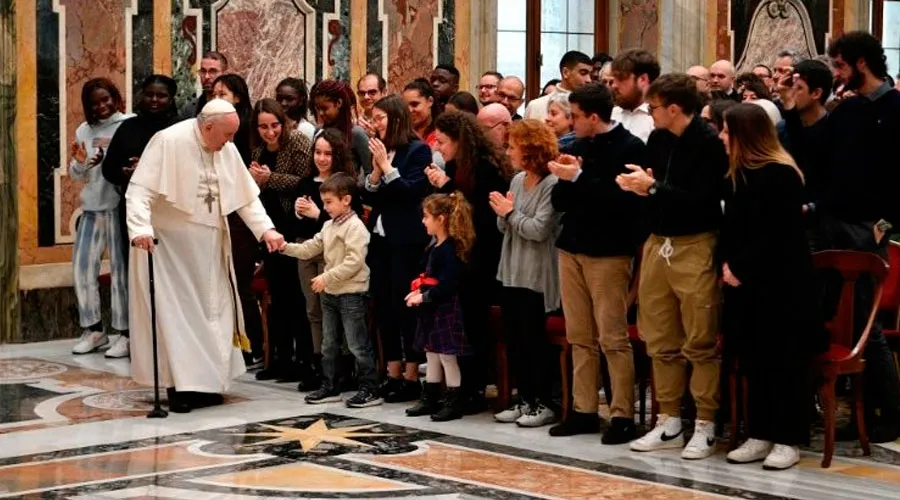 El Papa Francisco en la audiencia con los miembros del Sermig. Crédito: Vatican Media?w=200&h=150