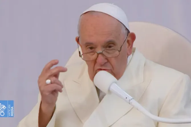 El Papa Francisco a los jóvenes: No sean “rehenes de un teléfono”