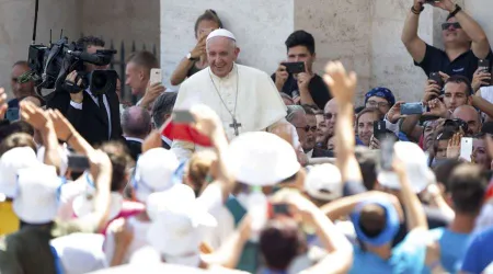 Hemos sido enviados para que el Evangelio llegue a todos, afirma el Papa a jóvenes
