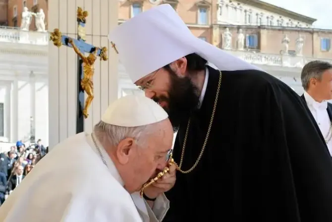 Papa Francisco se reúne en el Vaticano con el metropolita ruso Antonij por segunda vez