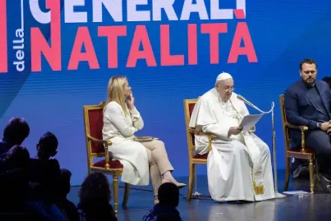 Papa Francisco: El nacimiento de niños es la esperanza de un pueblo
