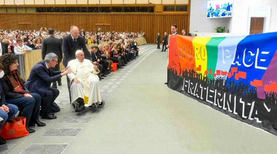 El Papa Francisco en el Aula Pablo VI esta mau00f1ana con los delegados de la Conferencia General Italiana del Trabajo. Cru00e9dito: Vatican Media?w=200&h=150