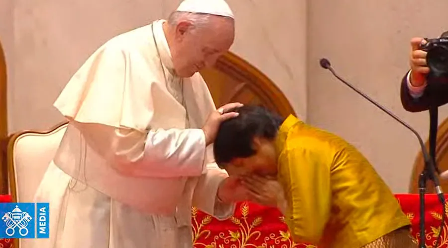 Papa Francisco y Benedetta. Crédito: Captura de video (Vatican Media)?w=200&h=150
