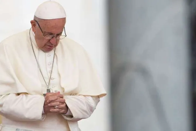 El Papa llama a programa de TV en Viernes Santo: Pienso en crucificados por coronavirus