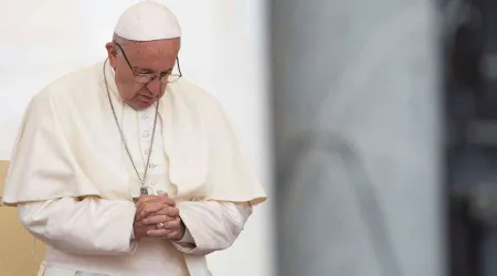 El Papa llama a programa de TV en Viernes Santo: Pienso en crucificados por coronavirus