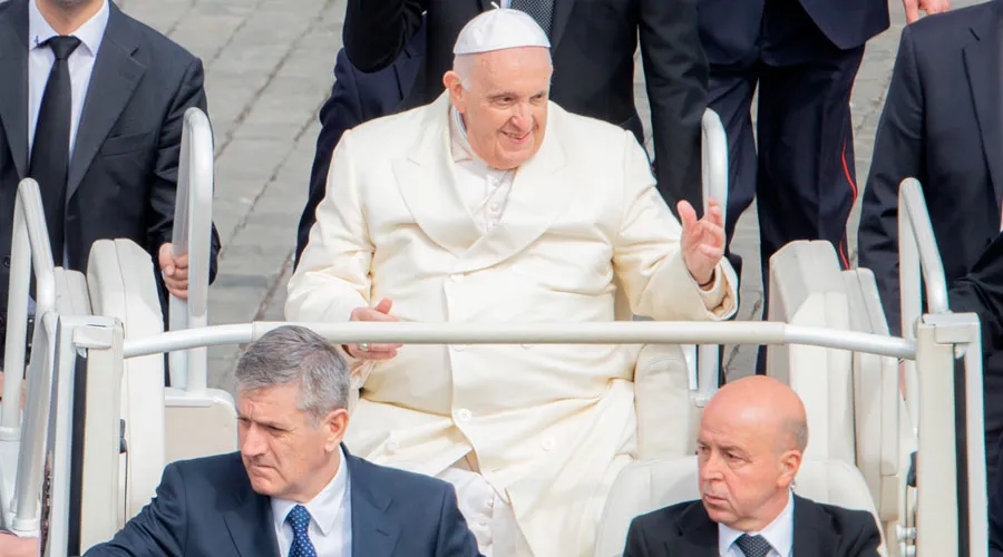El Papa Francisco invita a vivir la Semana Santa siguiendo el ejemplo de la Virgen María