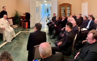 El Papa Francisco durante su encuentro con los miembros de la Compau00f1u00eda de Jesu00fas en Hungru00eda. Cru00e9dito: Twitter P. Antonio Spadaro 
