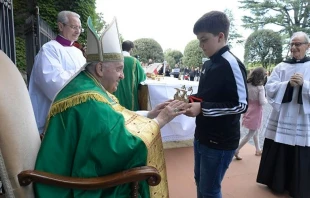 El Papa Francisco durante la Misa que celebru00f3 para la Gendarmeru00eda Vaticana. Cru00e9dito: Vatican Media 