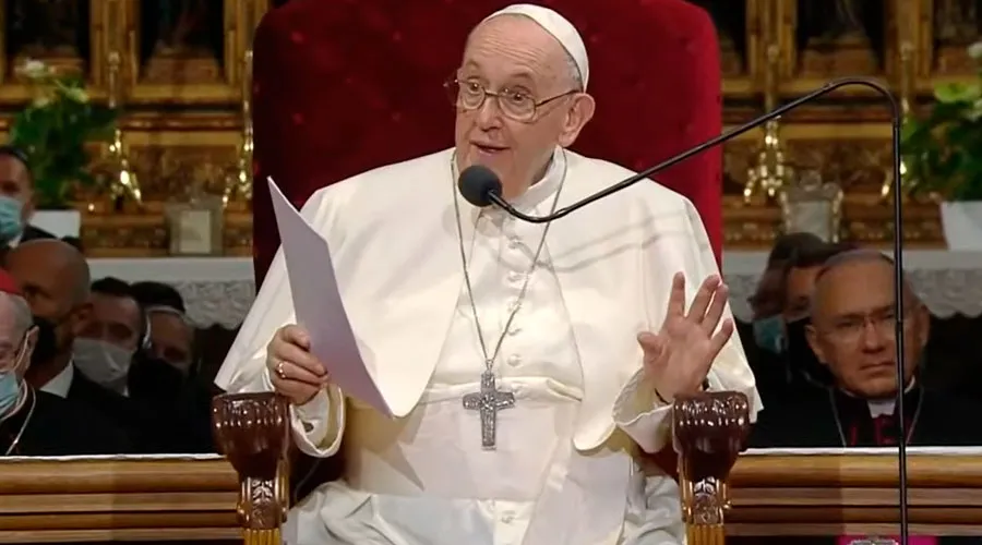 Religiosas reaccionan con aplausos a estas palabras del Papa Francisco
