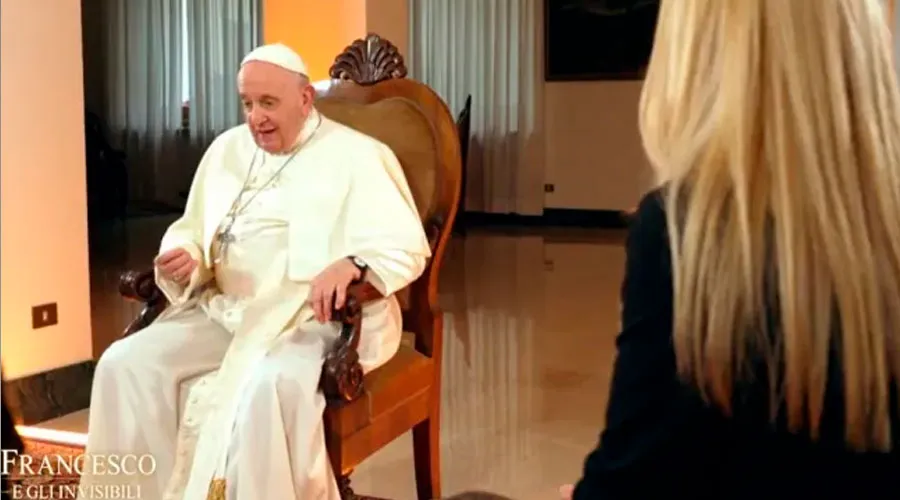 El Papa Francisco durante la entrevista con TG5 de la televisión italiana. Crédito: Captura de video (TG5)?w=200&h=150