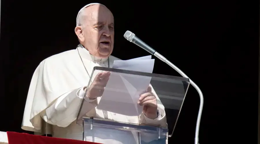 Papa Francisco animó a rezar siempre: La oración es la medicina de la fe