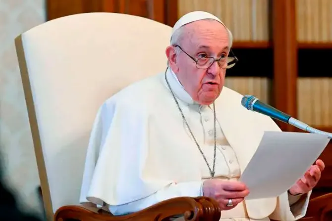 Papa Francisco recibe a migrantes salvados por los corredores humanitarios