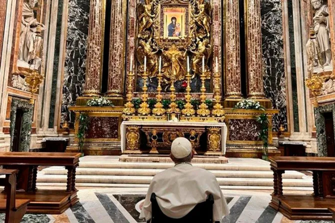 Papa Francisco visita Santa María la Mayor para agradecer frutos del viaje a Bahrein
