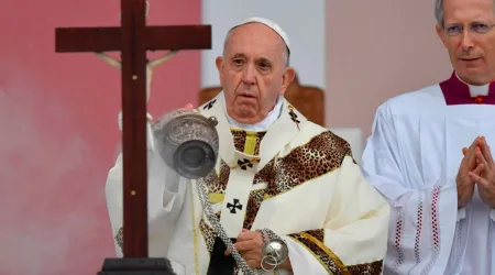 La historia detrás de la vestimenta que el Papa usó en Mozambique