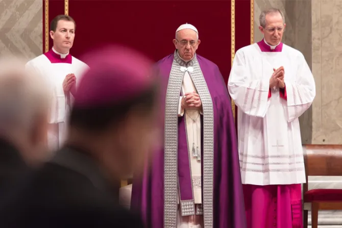 Papa Francisco anticipa “24 horas para el Señor” confesándose y confesando
