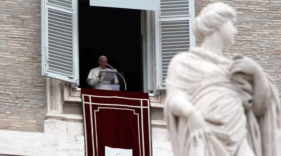 El Papa Francisco en el Regina Coeli. Foto: ACI Prensa?w=200&h=150