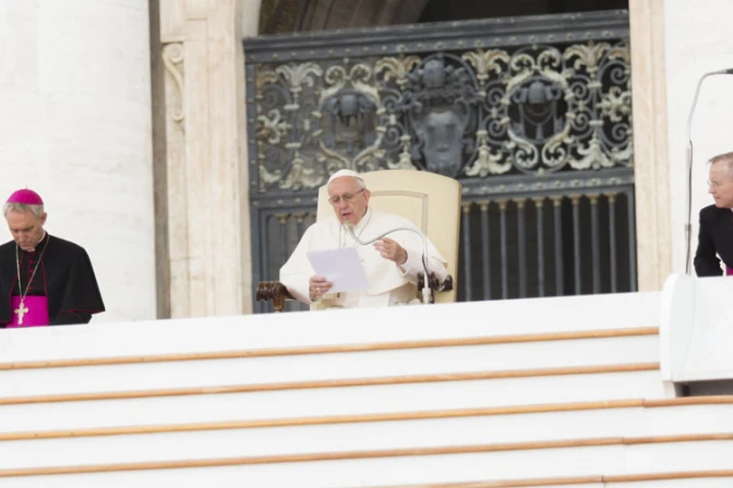 Catequesis del Papa Francisco en la Audiencia General sobre el respeto a los padres