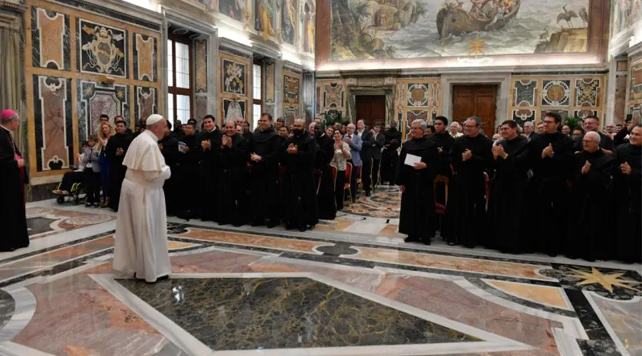 Papa Francisco dirigiéndose a los participantes del Capítulo General de la Orden de los Agustinos Descalzos (12 de septiembre del 2019) / Crédito: Vatican Media