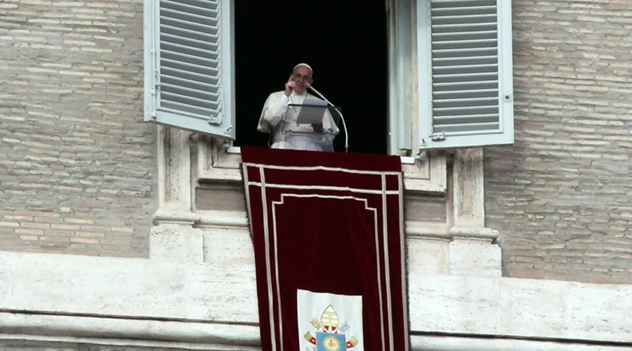 El Papa durante el Ángelus. Foto: Alexey Gotovsky / ACI Prensa?w=200&h=150