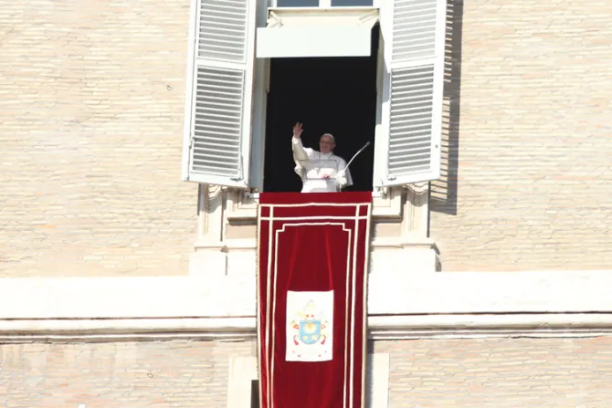 Papa Francisco: La auténtica revolución cristiana es amar al enemigo