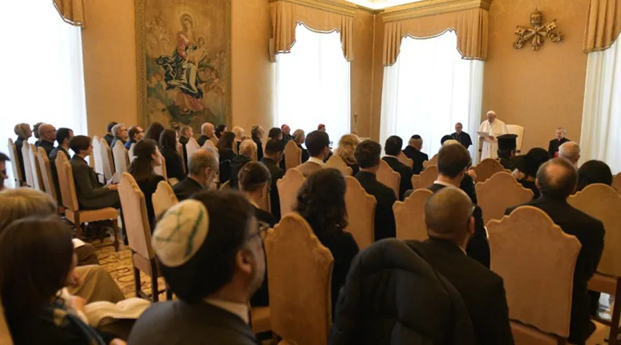 Papa Francisco alienta el diálogo entre cristianos y judíos