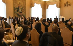 El Papa Francisco en audiencia al Centro Cardenal Bea. Foto: Vatican Media 