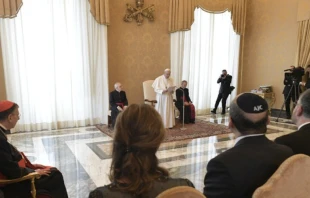 El Papa Francisco recibe al Comitu00e9 Judu00edo Estadounidense. Foto: Vatican Media 