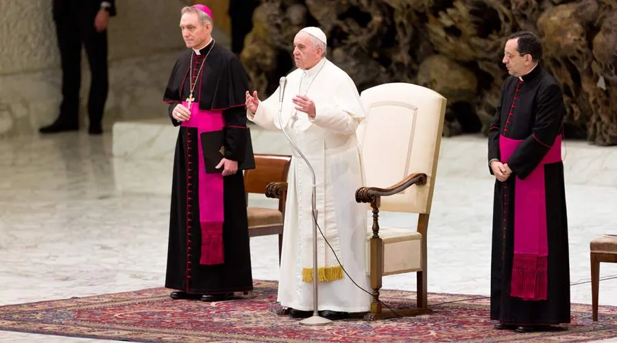 El Papa durante la Audiencia General. Foto: Daniel Ibáñez / ACI Prensa