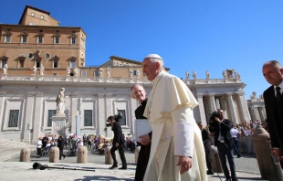 El Papa en la Audiencia General. Foto: Daniel Ibu00e1u00f1ez / ACI Prensa 