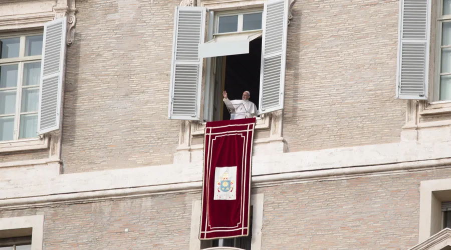 El Papa en el Ángelus. Foto: Lucía Ballester