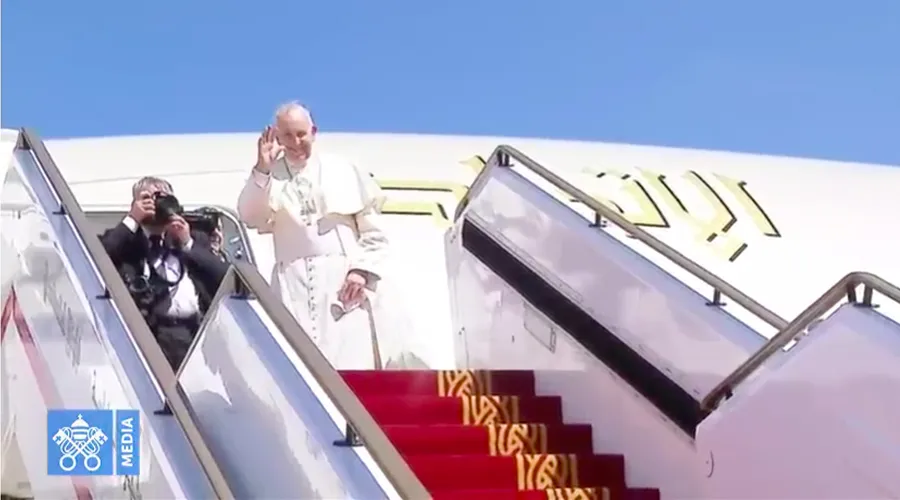 El Papa Francisco se despide de Abu Dhabi. Foto: Captura Youtube?w=200&h=150