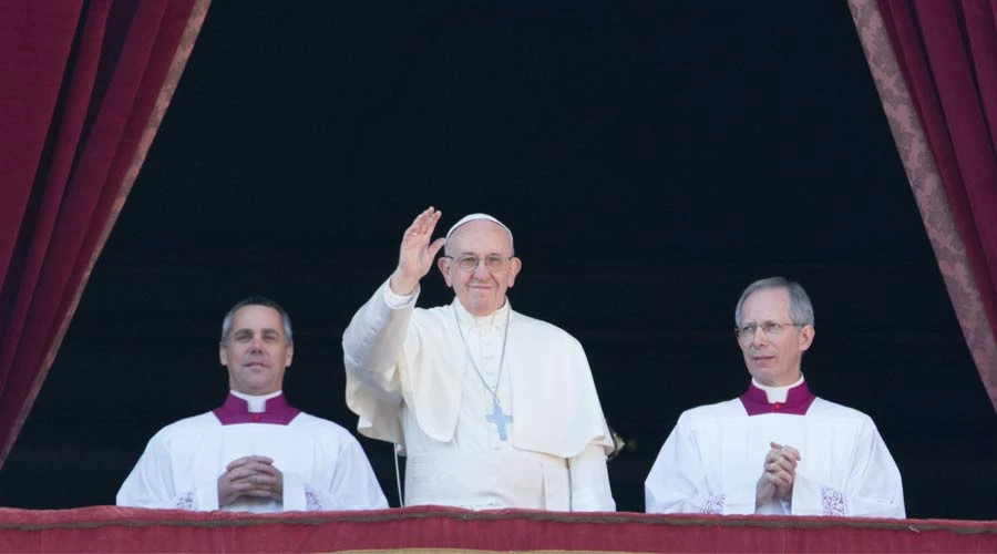 El Papa durante el Mensaje de Navidad. Foto: Daniel Ibáñez / ACI Prensa?w=200&h=150