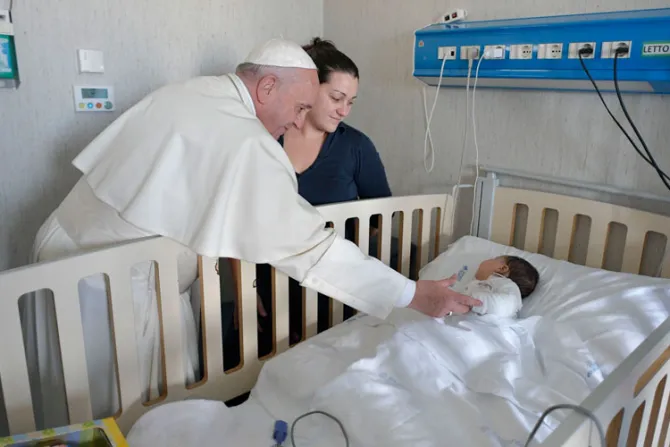 Viernes de la Misericordia: Visita sorpresa del Papa Francisco al Hospital Bambino Gesù