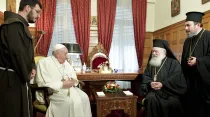 El Papa Francisco con el Arzobispo Jerónimo II - Crédito: Vatican Media