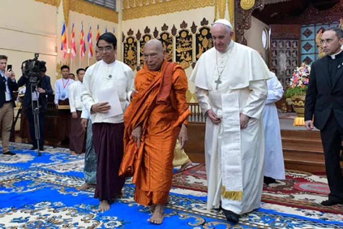 El Papa pide a los budistas de Myanmar superar los prejuicios, el odio y sanar las heridas