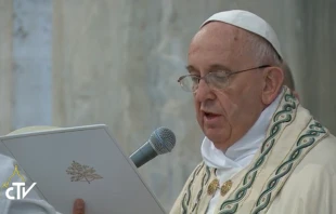 Papa Francisco en la celebraciu00f3n de Vu00edsperas hoy. Foto: Captura de video / CTV 