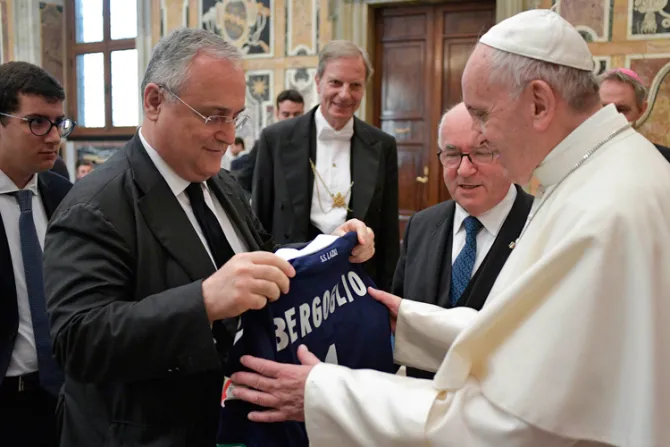 El Papa a jugadores de fútbol: Sean ejemplo de lealtad, honestidad y concordia