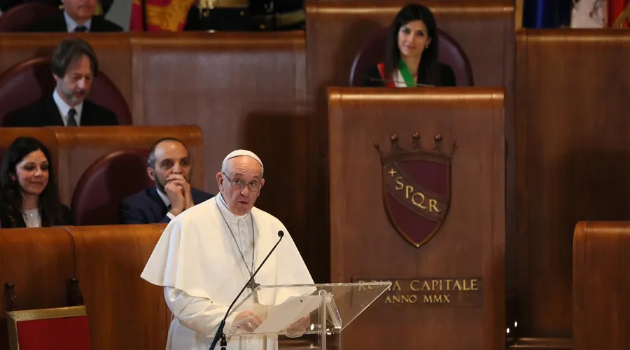 El Papa Francisco en el Ayuntamiento de Roma. Foto: Daniel Ibáñez / ACI Prensa
