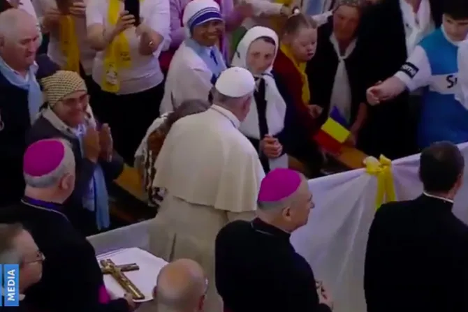 Papa Francisco visita la Catedral de Santa María Reina en Iasi Rumanía