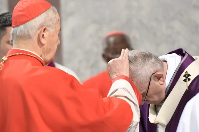 El Papa denuncia en Miércoles de Ceniza la "asfixia sofocante" del hombre por sus egoísmos