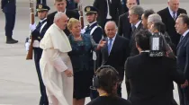 El Papa Francisco acompañado por la presidenta Michelle Bachelet / Foto: Bárbara Bustamante (ACI Prensa)