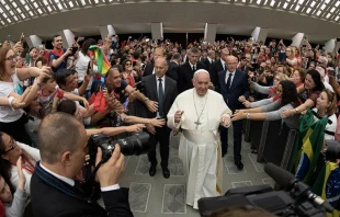 El Papa Francisco se reu00fane con la Renovaciu00f3n Carismu00e1tica Catu00f3lica. Foto: Vatican Media / ACI  