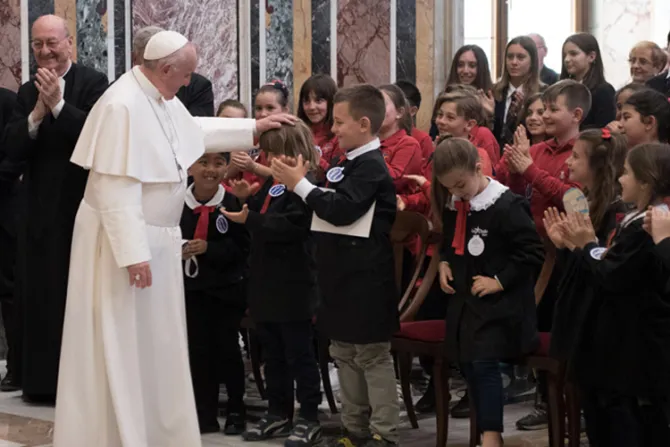 Papa Francisco destaca a San Juan Bautista de La Salle como pionero de la educación